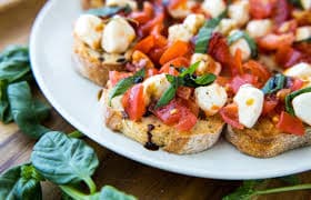 Fresh bruschetta with tomatoes and basil